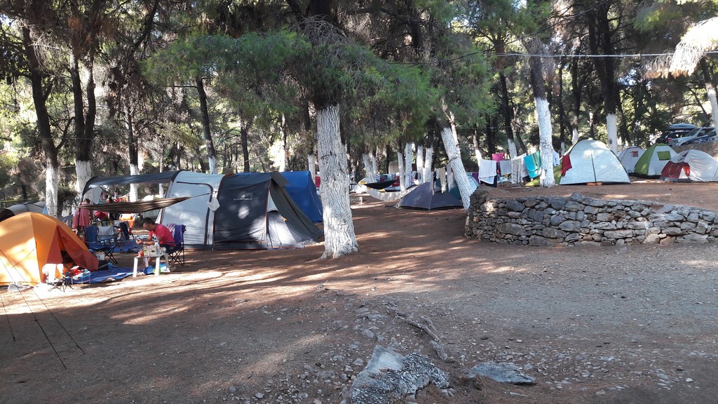 ΚΑΜΠΙΝΓΚ ROCKS — 33