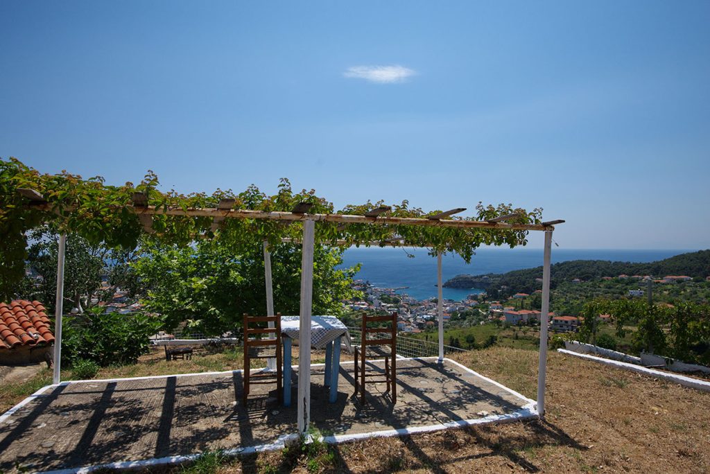 ΚΩΝΣΤΑΝΤΙΝΟΣ ΡΙΖΟΣ — 4