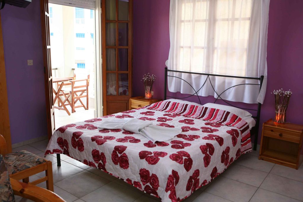 ΙΦΙΓΕΝΕΙΑ STUDIOS — 21
