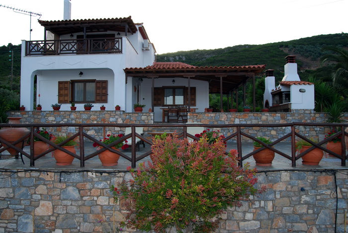 ΕΛΕΝΑ ΒΙΛΑ — 4