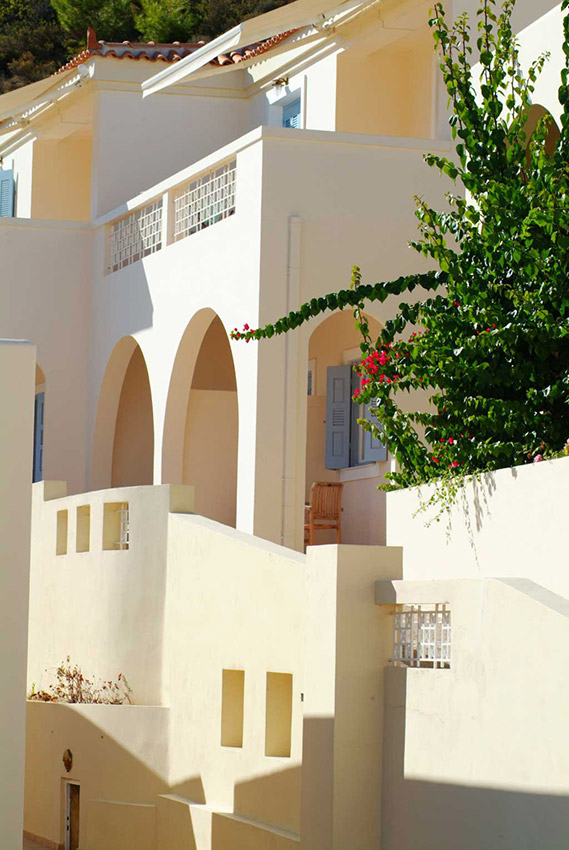 ALONISSOS BEACH BUNGALOWS & SUITES HOTEL — 4