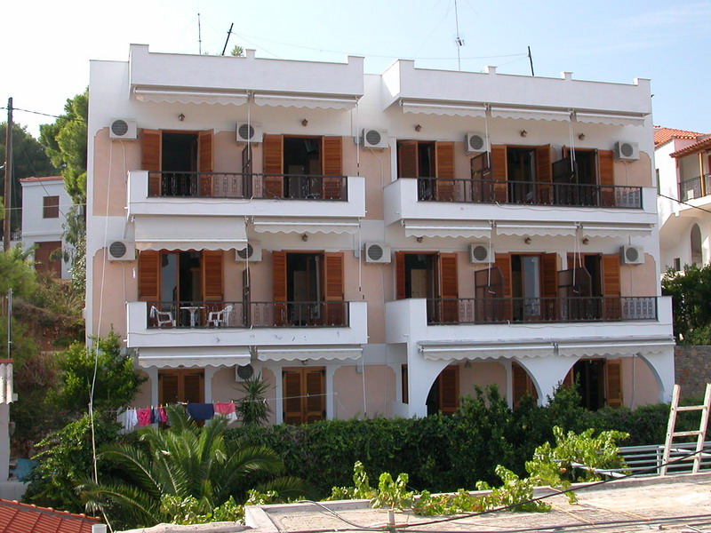 ΓΟΡΓΟΝΑ — 8