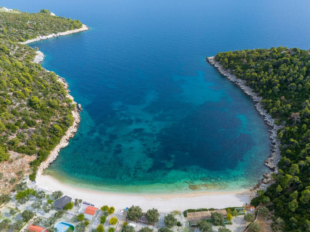 Λεφτός Γιαλός — 5