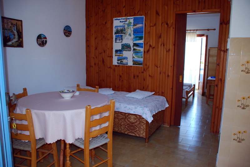 ΜΥΡΙΑΜ STUDIOS — 14