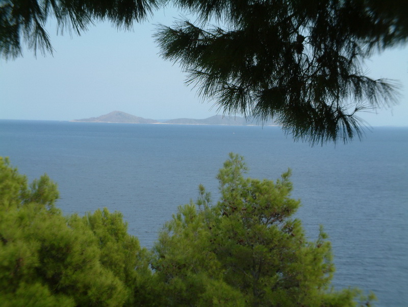 ΠΑΝΘΕΟΝ — 4