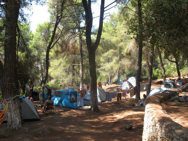 ΚΑΜΠΙΝΓΚ ROCKS — 16