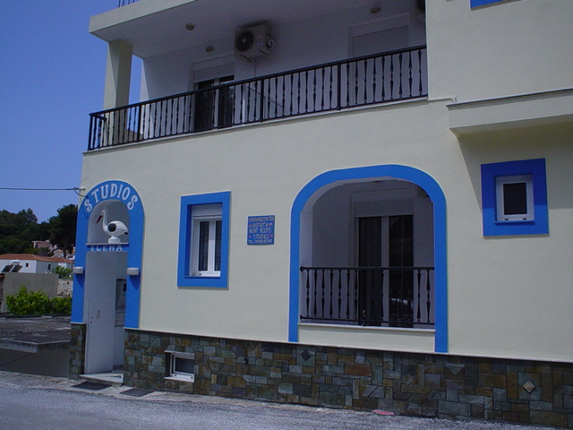 ΕΛΕΝΑ STUDIOS – ΡΟΥΣΟΥΜ ΓΥΑΛΟΣ — 8