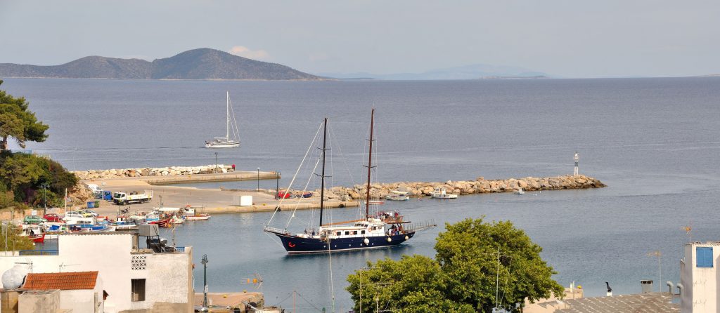 ΘΕΟΔΩΡΑ — 82