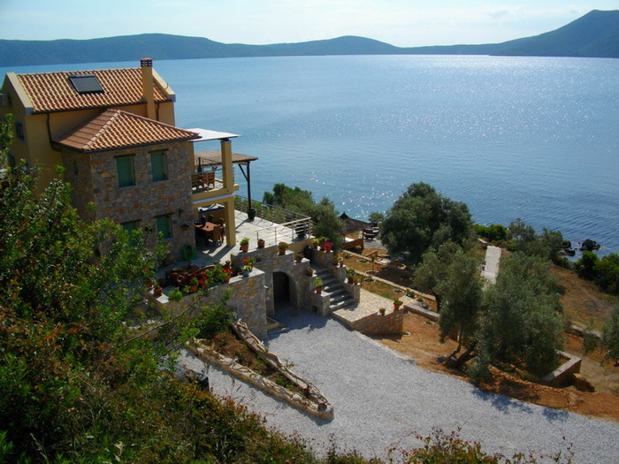 ΘΕΡΟΣ ΒΙΛΑ — 20