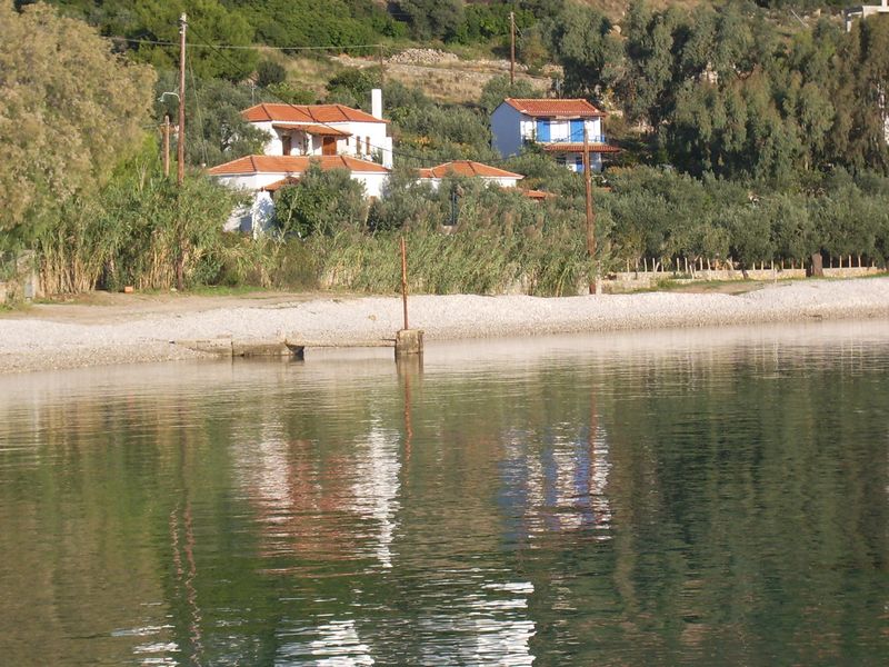 ΠΑΡΑΘΑΛΑΣΣΙΕΣ ΚΑΤΟΙΚΙΕΣ ΧΡΗΣΤΟΥ — 6