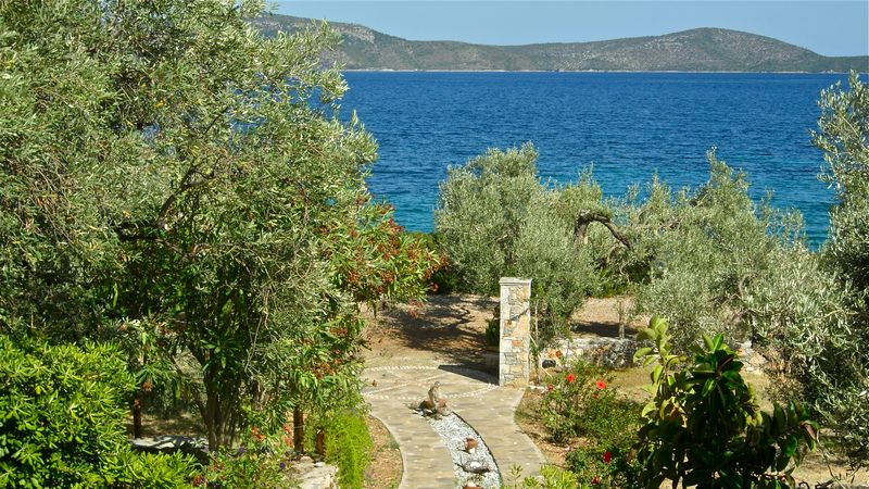 ΠΑΡΑΘΑΛΑΣΣΙΕΣ ΚΑΤΟΙΚΙΕΣ ΧΡΗΣΤΟΥ — 17